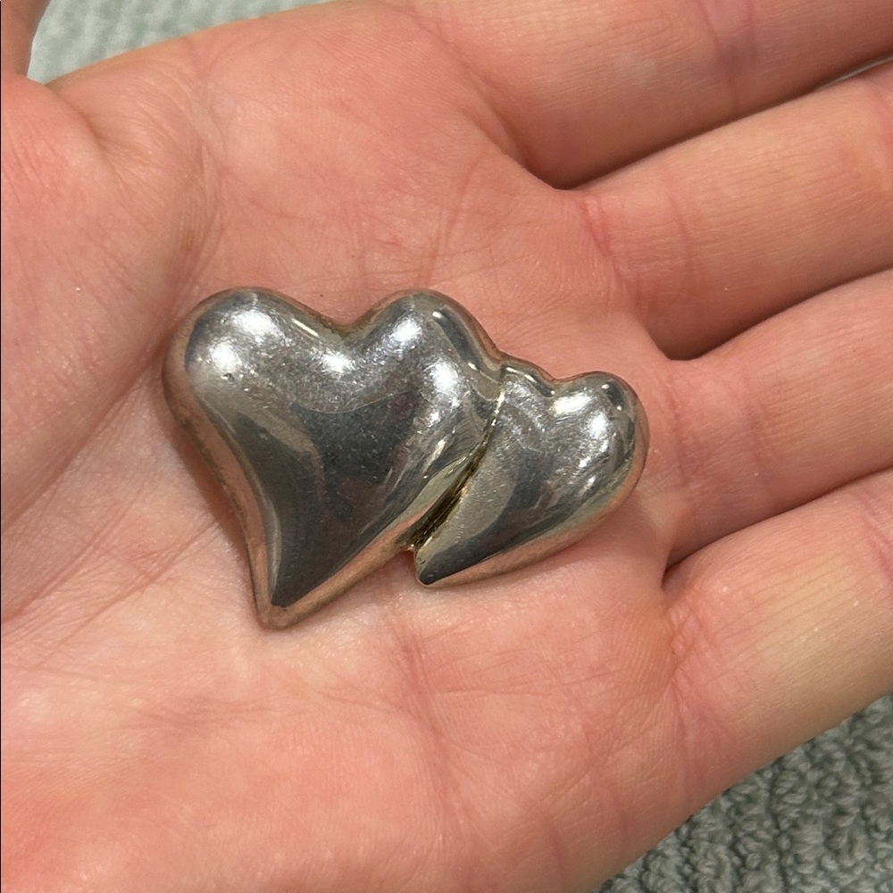 Silver Tone Double Heart Brooch - Picture 4 of 4